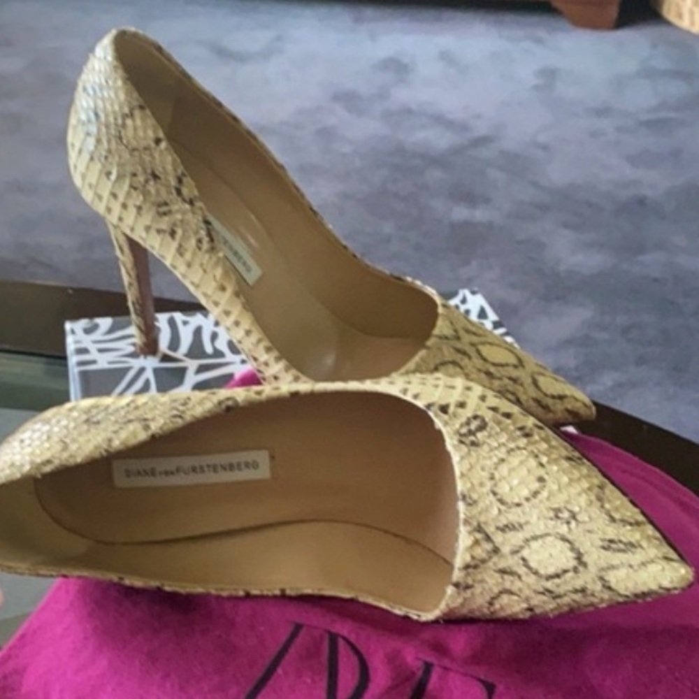 Dvf reptile skin boho stiletto heels Bethany designer formal $300 classic winter